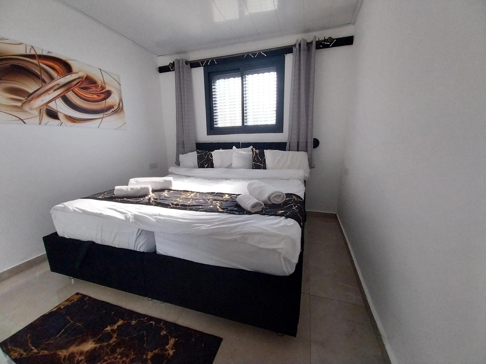 שירת דבורה בבני ברק Daire Giv'at Shemu'el Dış mekan fotoğraf